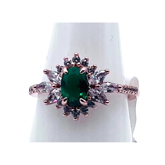 Ring Bomb Party Ring, NWOT, Size 7 - Picture 1 of 3